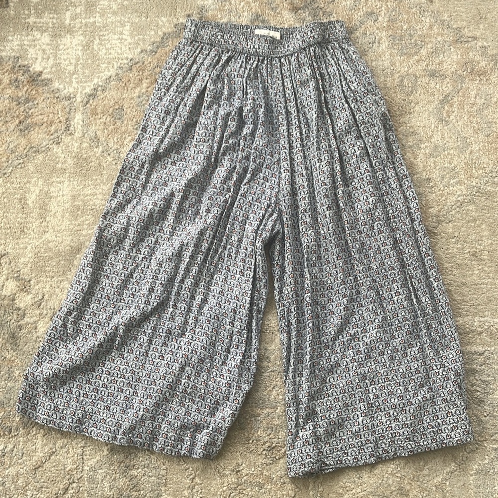 Abercrombie and Fitch Japanese wide leg cropped culotte pants Size Small